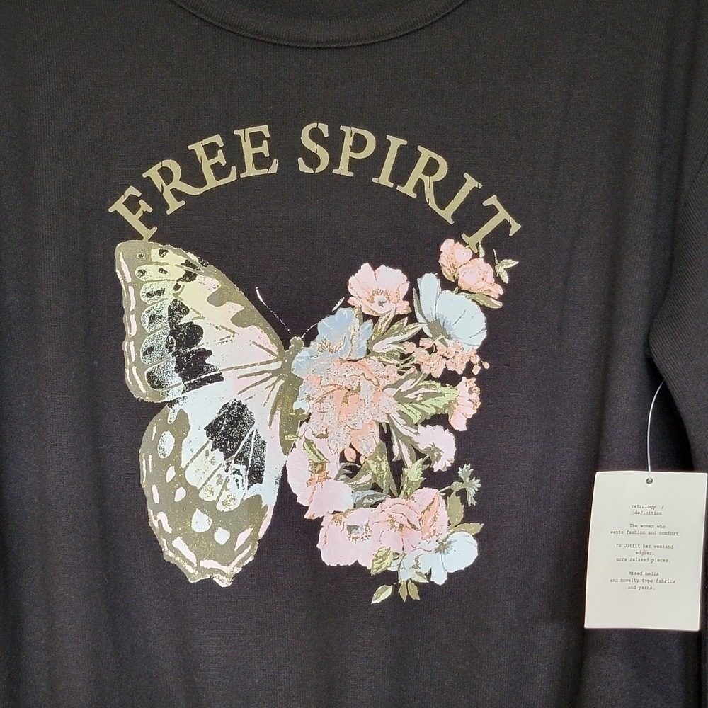 Retrology Top With Front Tie And‎ Butterfly Free Spirit Graphic - Picture 2 of 6